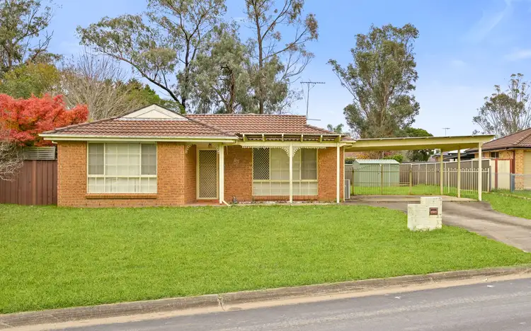 35 Oswald Crescent, Rosemeadow NSW 2560