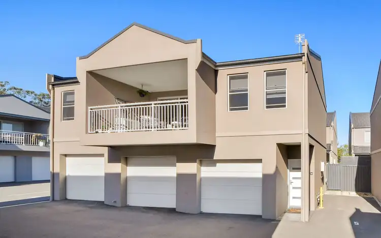 24/2 Wire Lane, Camden South NSW 2570