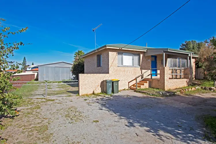 9 Shingle Avenue, Jurien Bay WA 6516