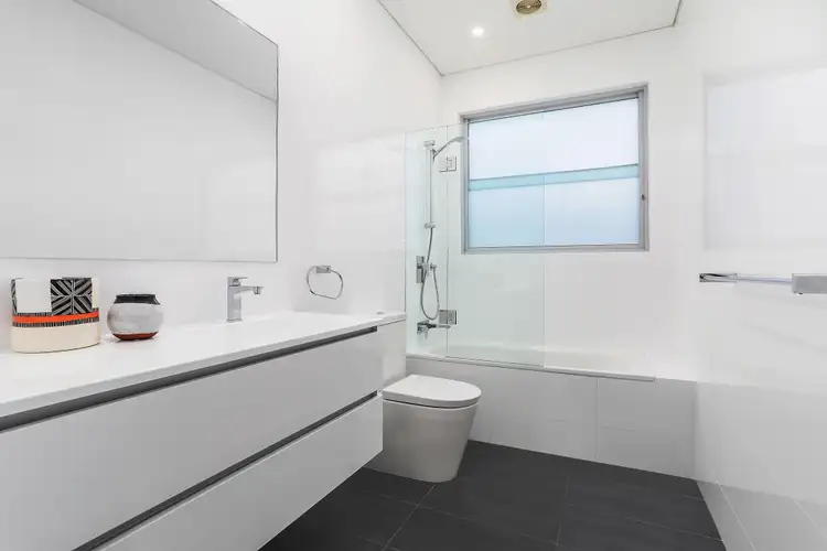 Sixth view of Homely house listing, 32 Roe Street, North Bondi NSW 2026