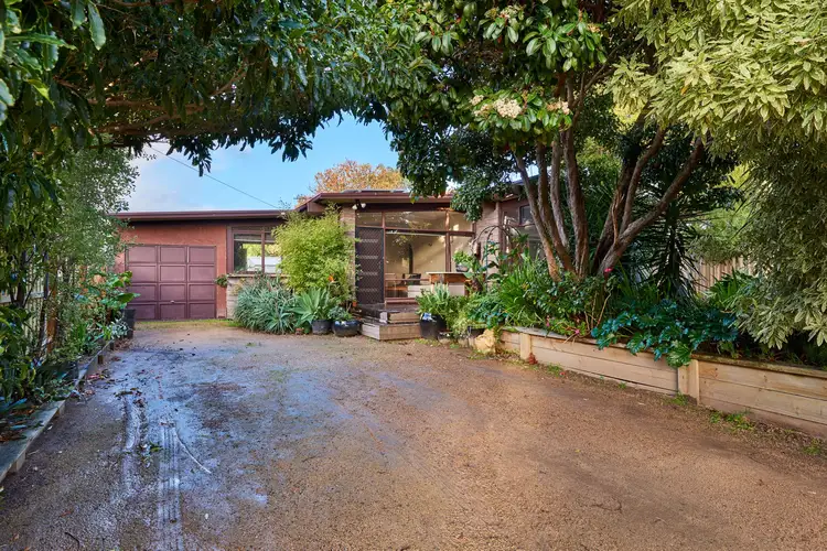 7 Clovelly Avenue