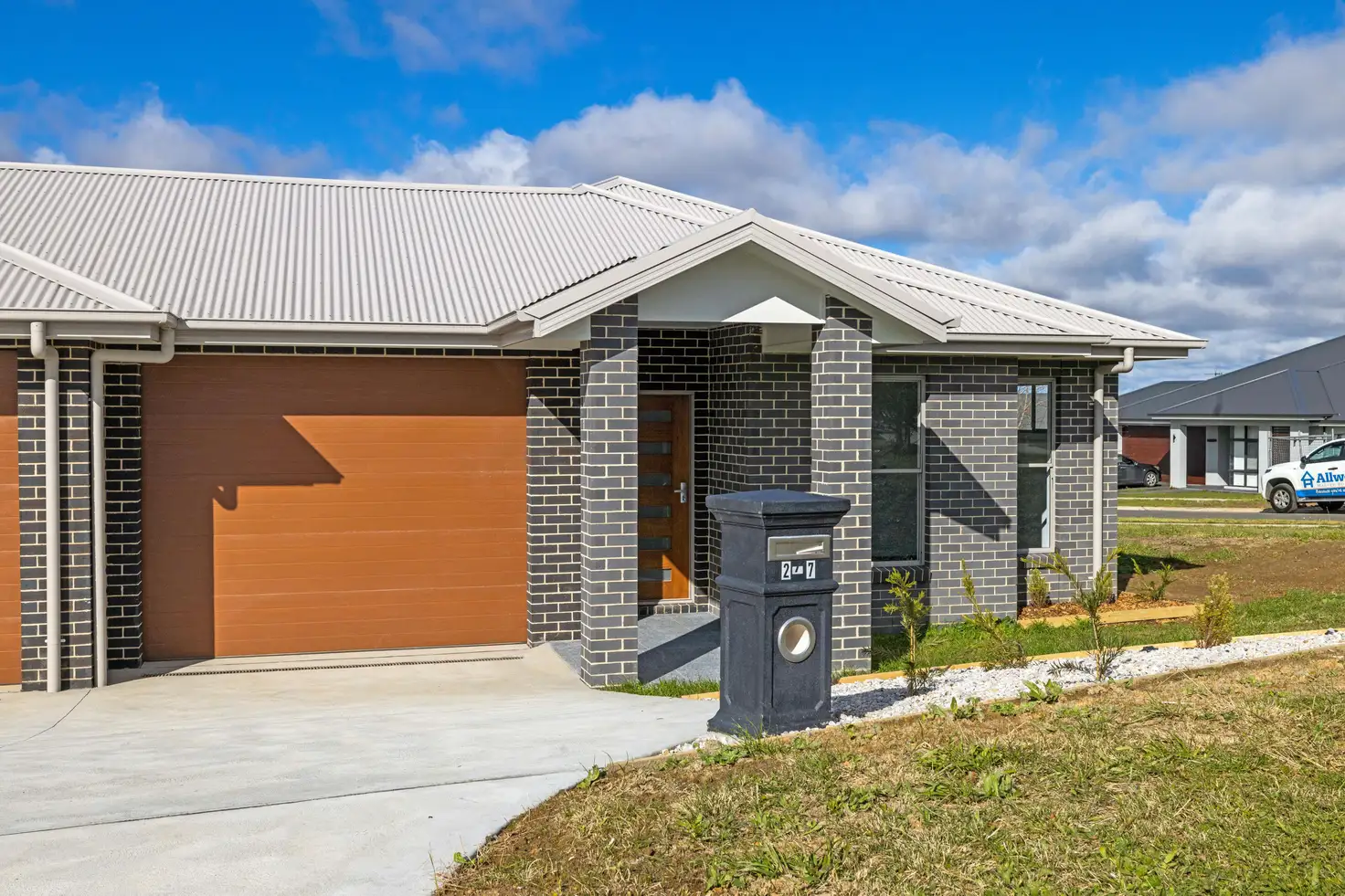 Main view of Homely semi-detached listing, 2/7 Quiberon Way, Goulburn NSW 2580