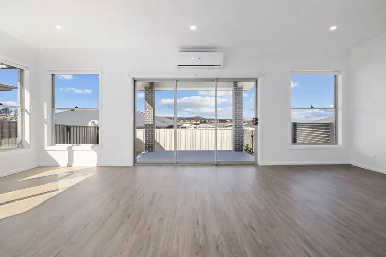 Fifth view of Homely semi-detached listing, 2/7 Quiberon Way, Goulburn NSW 2580