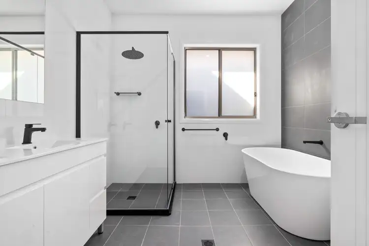 Sixth view of Homely semi-detached listing, 2/7 Quiberon Way, Goulburn NSW 2580