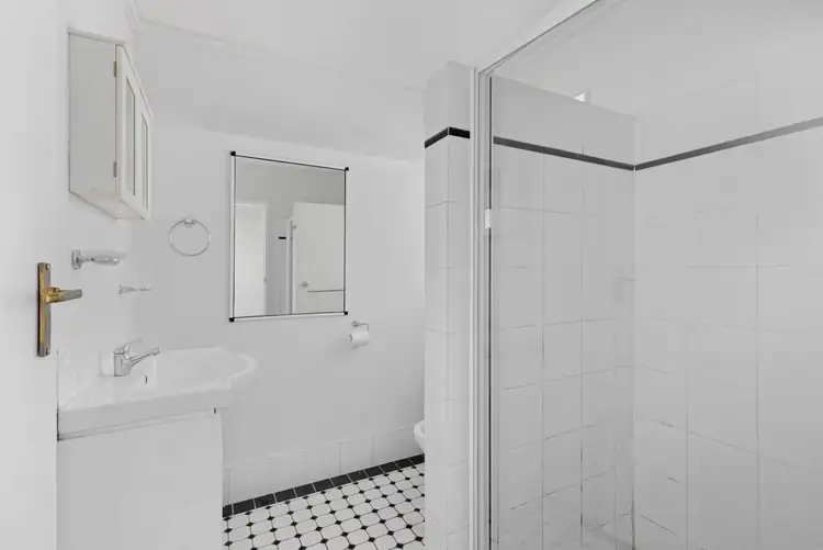 Fifth view of Homely apartment listing, 6/349 Riding Road, Balmoral QLD 4171