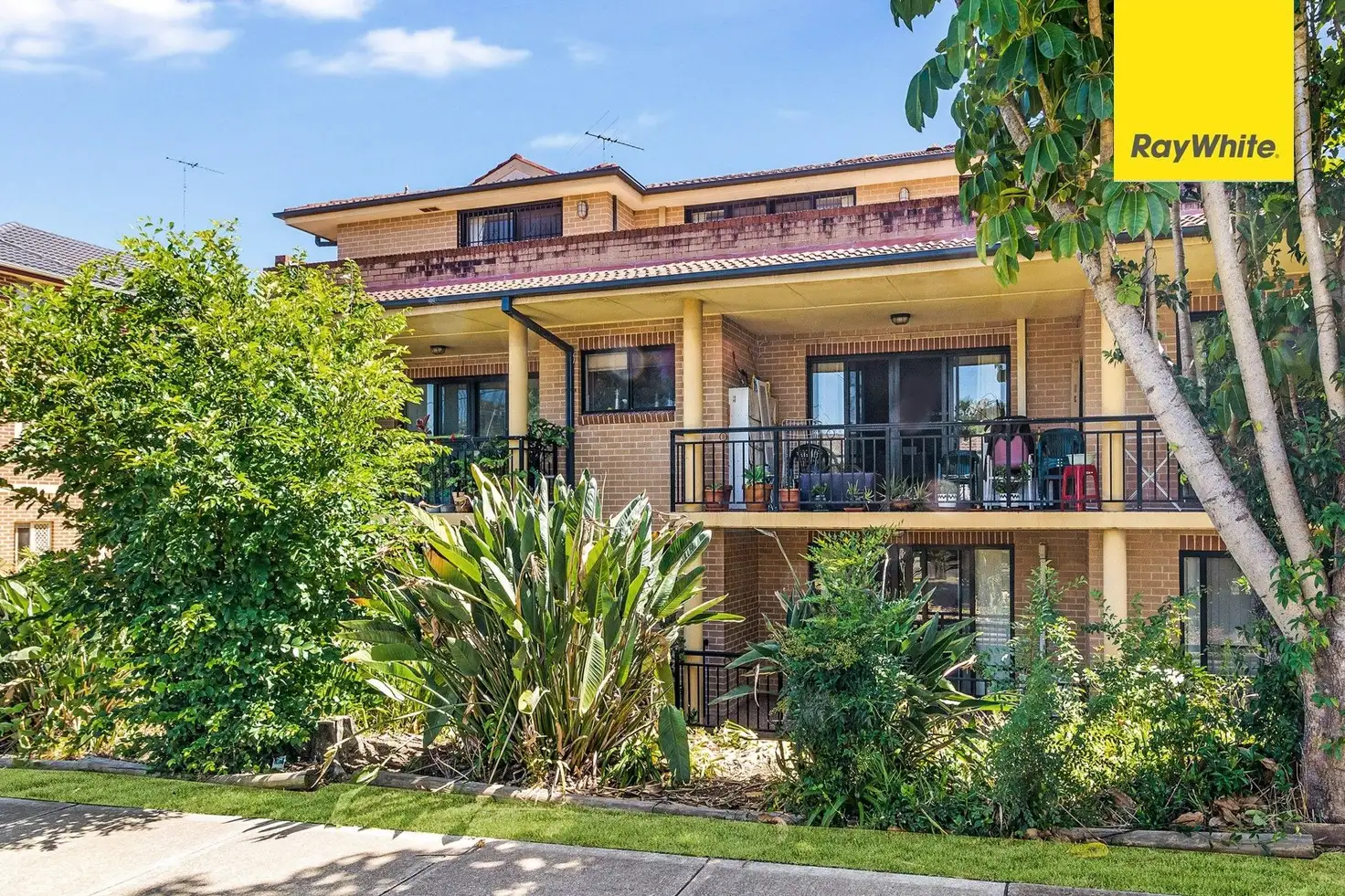 Main view of Homely unit listing, 4/12-16 Short Road, Riverwood NSW 2210