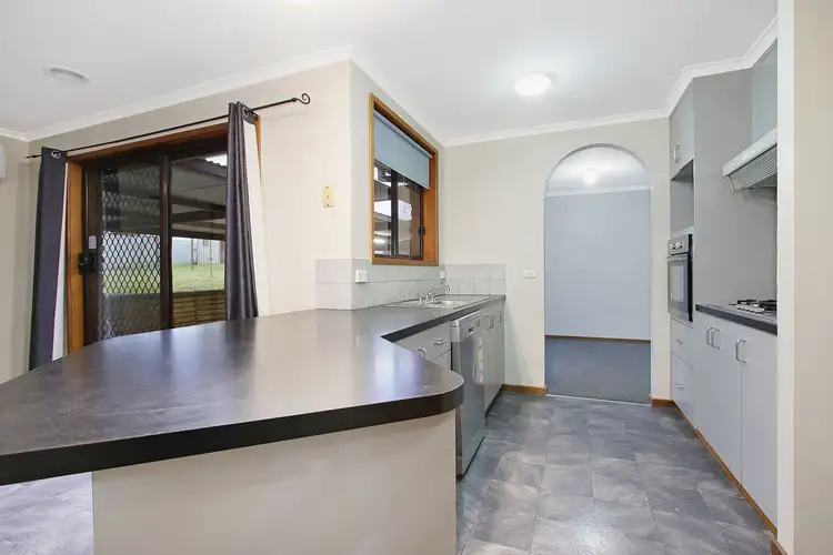 Fifth view of Homely house listing, 8 Lynch Court, West Wodonga VIC 3690