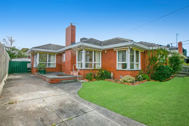 18 Bunker Avenue, Kingsbury VIC 3083