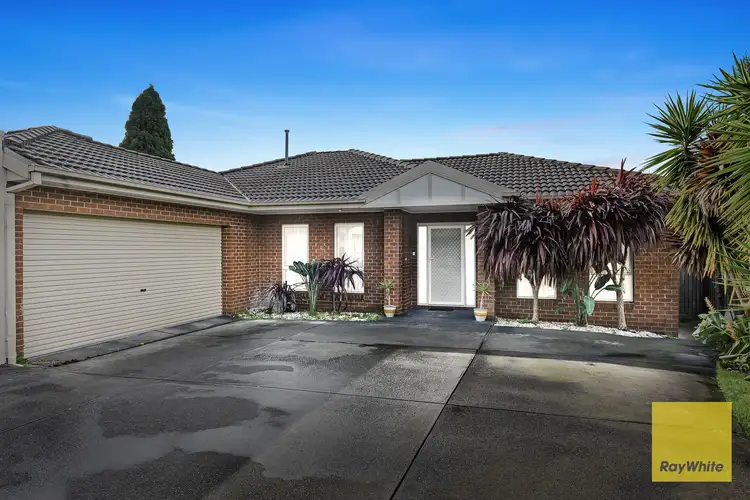 2/25 Holly Avenue, Dandenong North VIC 3175