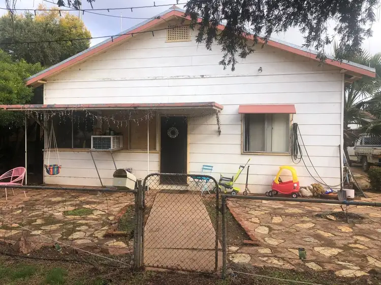 16 Willaroo Street, Peak Hill NSW 2869