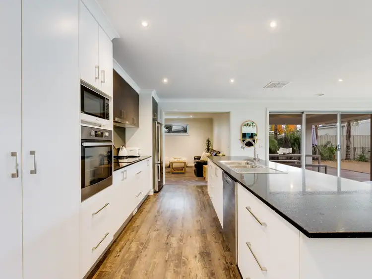 Fifth view of Homely house listing, 6 Rayner Court, Yarrawonga VIC 3730