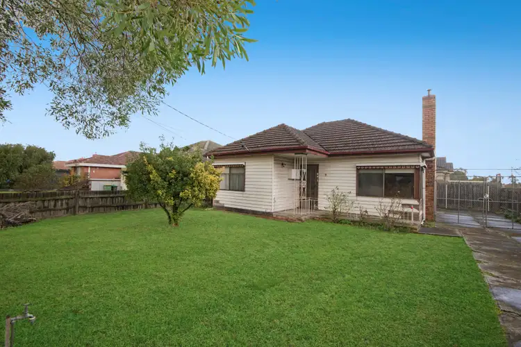 9 Lloyd Avenue, Reservoir VIC 3073