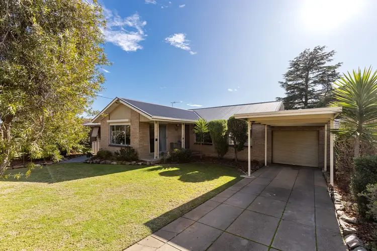 90 Raye Street, Tolland NSW 2650