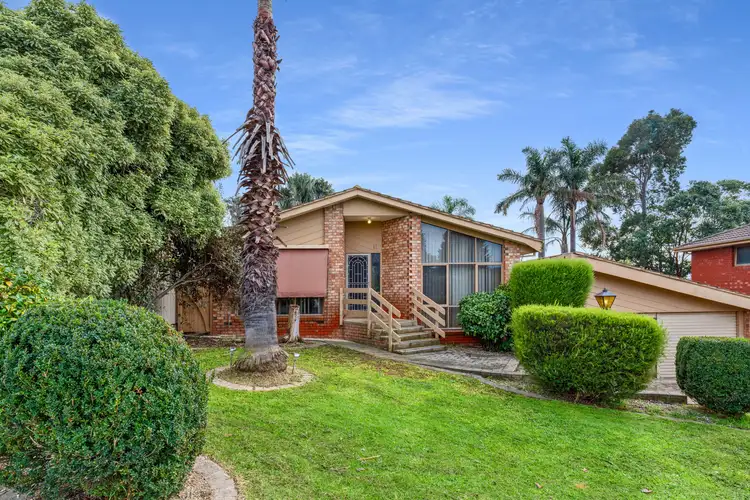 11 Denton Drive, Endeavour Hills VIC 3802