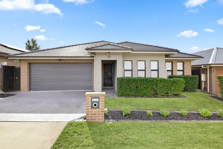 32 Murphy Street, Oran Park NSW 2570
