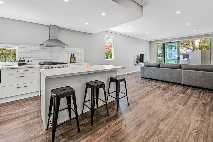 1/24 Tarcoola Crescent, Chevron Island QLD 4217