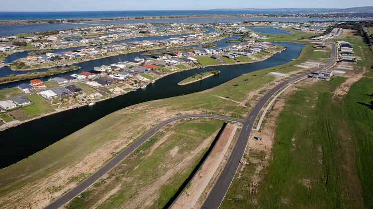 1 Tyro Parade, Hindmarsh Island SA 5214