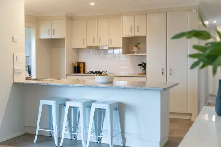 Fifth view of Homely house listing, 6 Pasmore Close, Kaleen ACT 2617