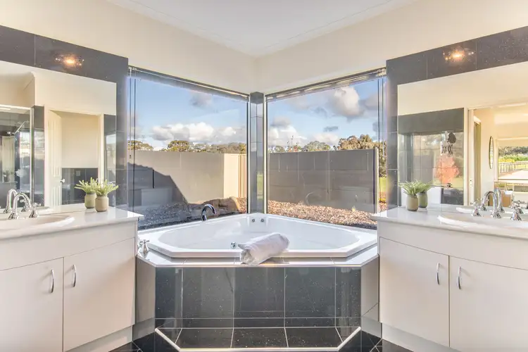 Sixth view of Homely house listing, 7 Dino Court, Junortoun VIC 3551