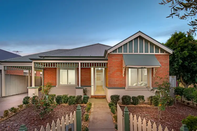 11 Lyme Park Circle, Caroline Springs VIC 3023