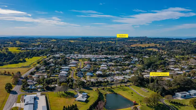28 Dixon Avenue, Maleny QLD 4552