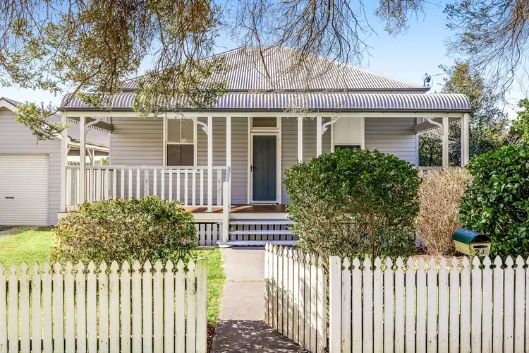 24 Mcgregor Street, Wilsonton QLD 4350