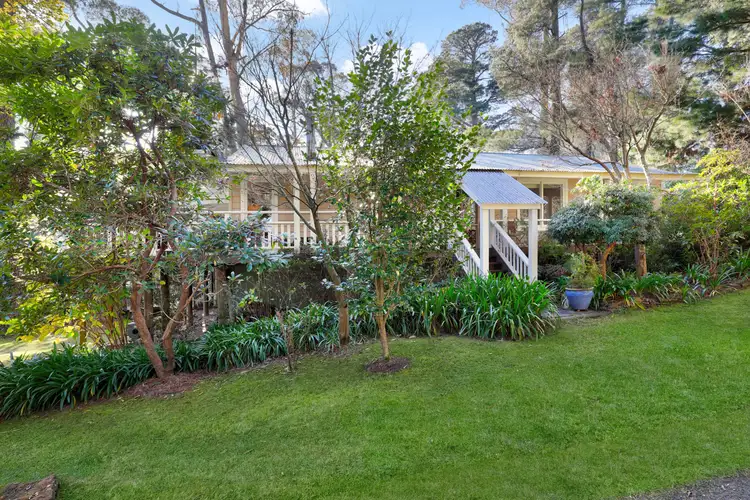 2 St Elmo Avenue, Blackheath NSW 2785