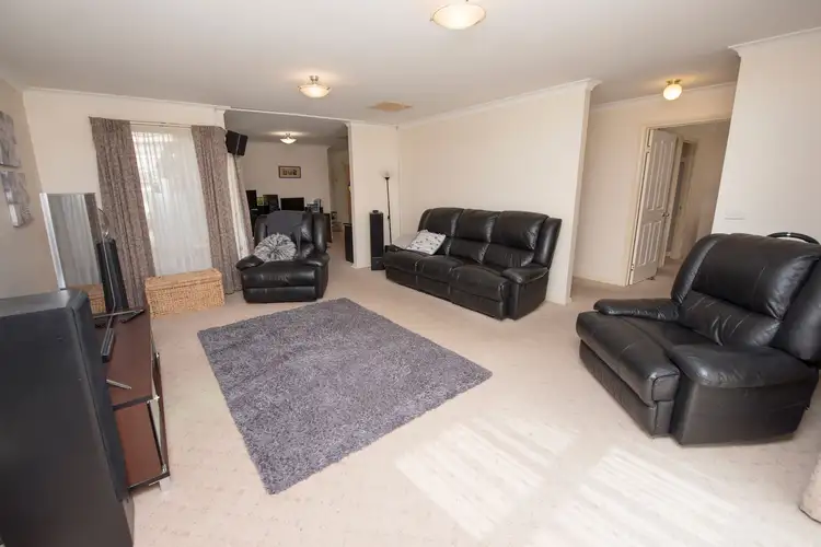 Fourth view of Homely house listing, 19 Wonnon Court, Swan Hill VIC 3585