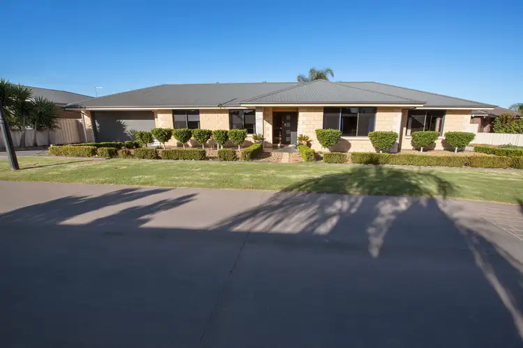 10 Merit Crescent, Swan Hill VIC 3585