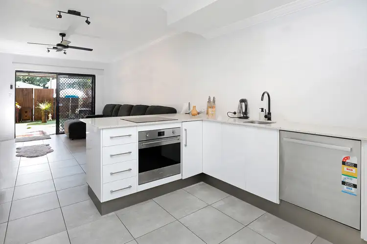 2/548 Varley Street, Yorkeys Knob QLD 4878