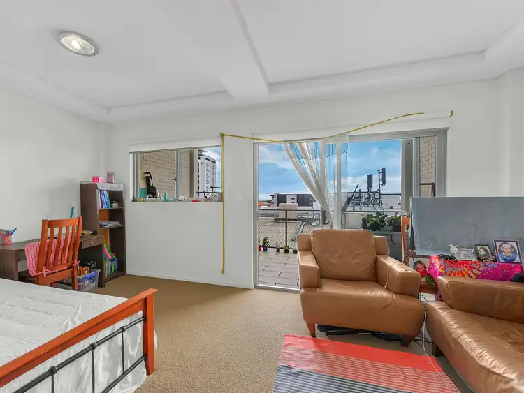Third view of Homely studio listing, 24/41 Fortescue Street, Spring Hill QLD 4000