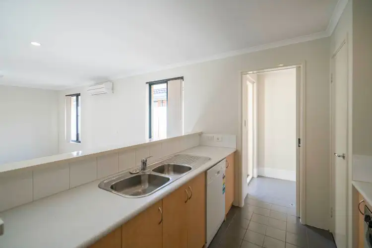 Fifth view of Homely house listing, 16/1 Coojong Link, Success WA 6164