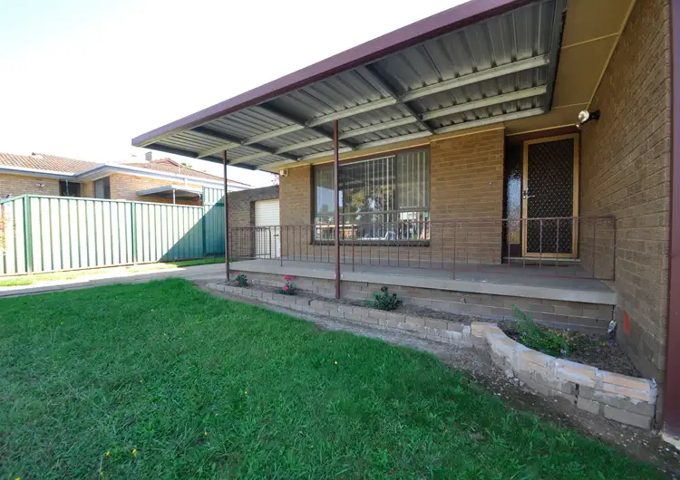 11 Willow Street, Kooringal NSW 2650