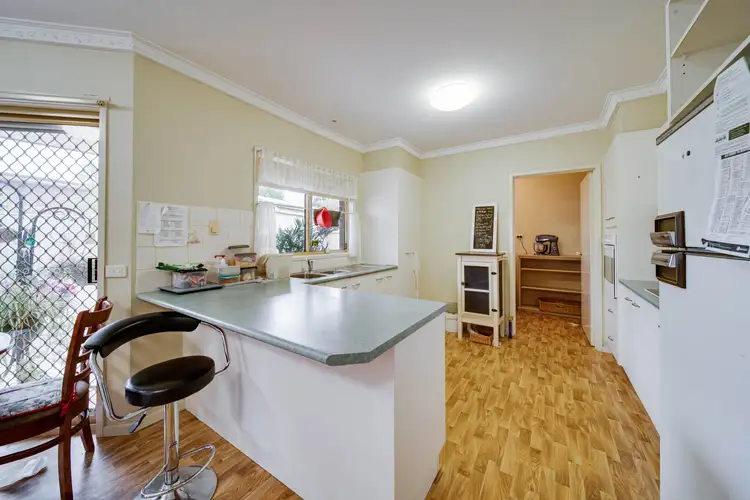 Fourth view of Homely house listing, 2 Cresthaven Place, East Bendigo VIC 3550