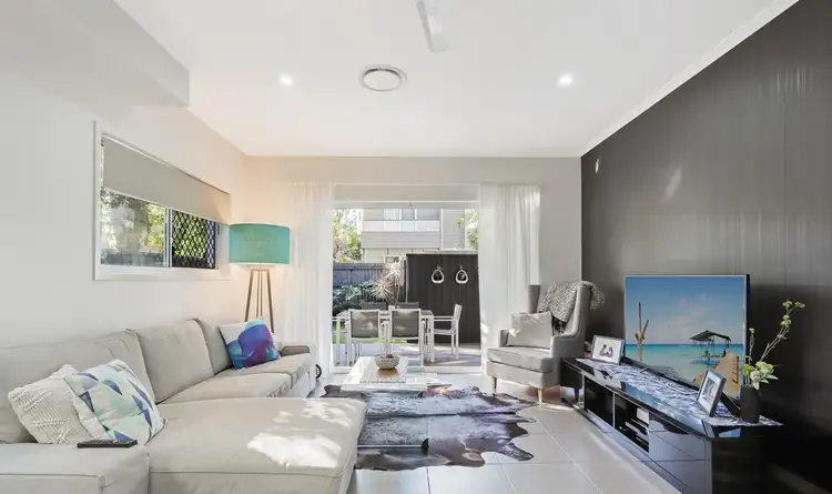 2/27a Winchester Street, Hamilton QLD 4007