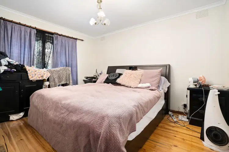 Fifth view of Homely house listing, 1 Warrawee Circuit, Frankston VIC 3199