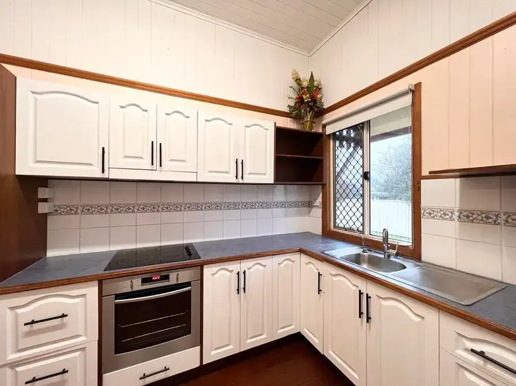 12 Annie Street, Dalby QLD 4405