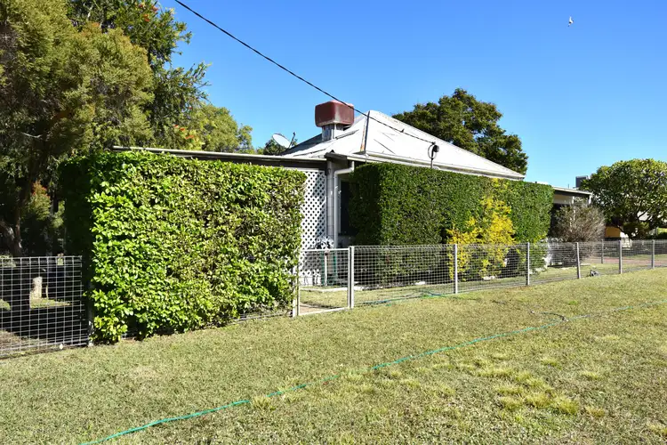 27 Pelican Street, Longreach QLD 4730