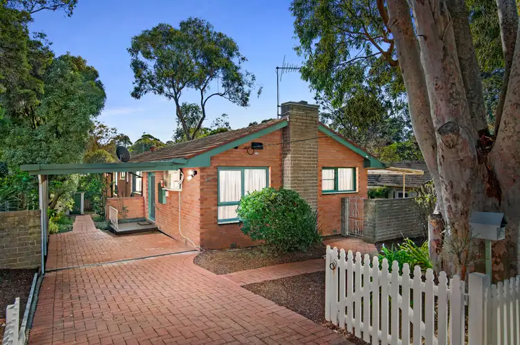 21 Rosalind Crescent, Blackburn VIC 3130