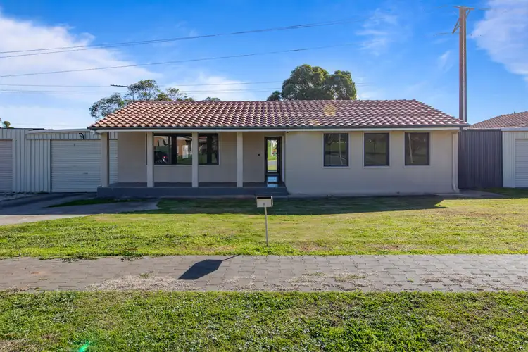 8 Dulkara Avenue, Craigmore SA 5114