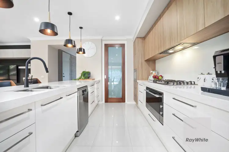 Third view of Homely house listing, 7 Murray Place, Taylors Hill VIC 3037