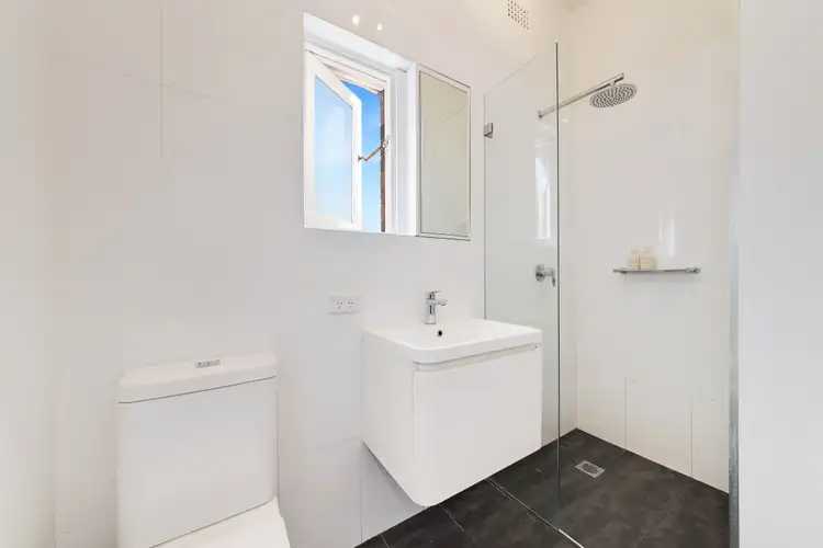 Sixth view of Homely apartment listing, 5/68 Plowman Street, North Bondi NSW 2026