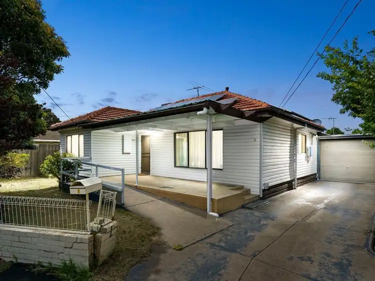 1 Almond Avenue, Brooklyn VIC 3012