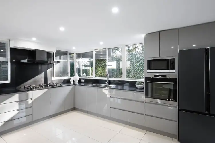 Fifth view of Homely house listing, 2 Gatto Place, West Hoxton NSW 2171