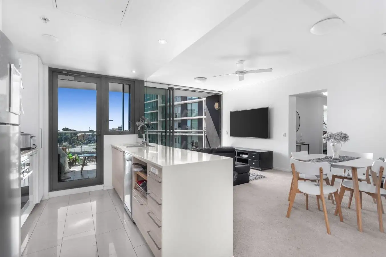 Main view of Homely unit listing, 10506/8 Harbour Road, Hamilton QLD 4007