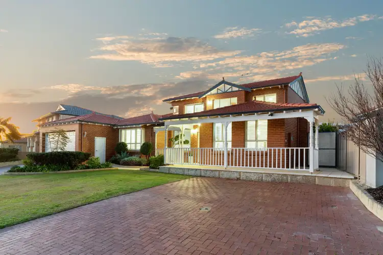 16 Ashmore Way, Sorrento WA 6020