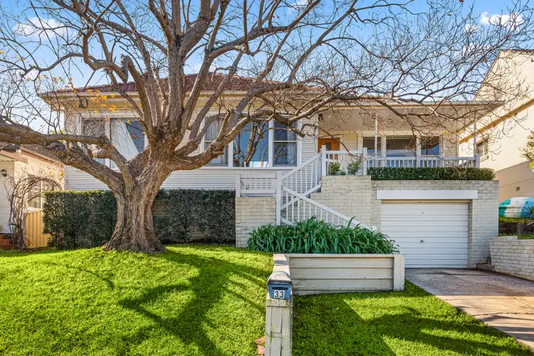 33 London Drive, West Wollongong NSW 2500