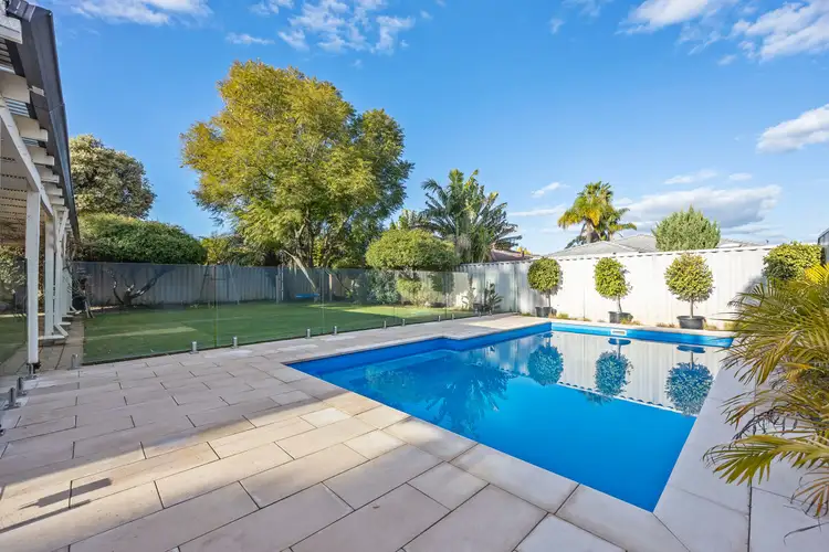 10 Woodpine Court, Ballajura WA 6066