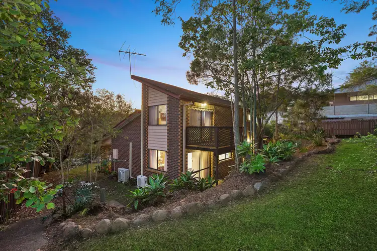 33 Boblynne Street, Chapel Hill QLD 4069