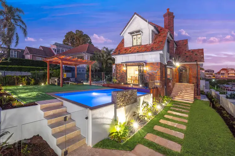 97 Crescent Road, Hamilton QLD 4007
